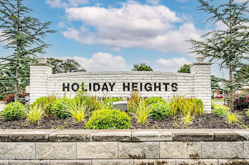 31 Portsmouth Drive Toms River, NJ 08757