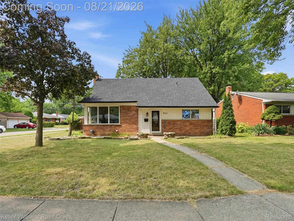 711 Jamaica Drive Troy City, MI 48083