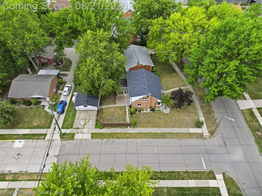 711 Jamaica Drive Troy City, MI 48083