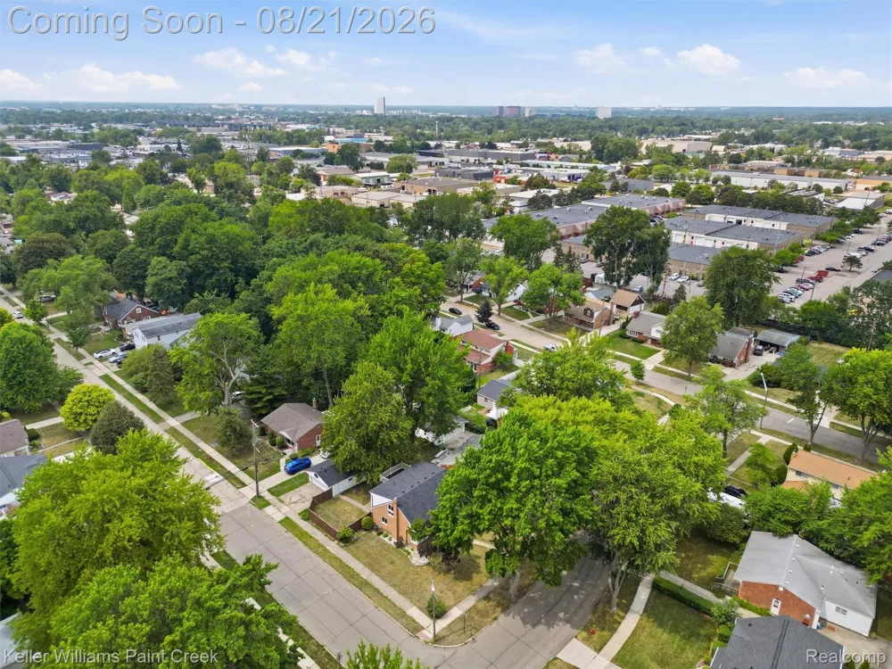 711 Jamaica Drive Troy City, MI 48083