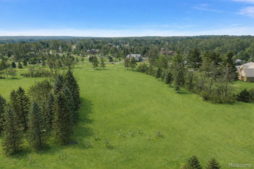 8267 Sandi Lane Bruce Township, MI 48065