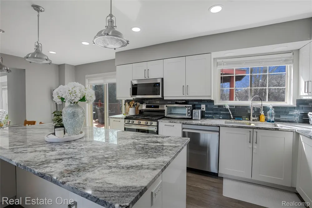 2590 Oakham Court Canton Charter Township, MI 48188
