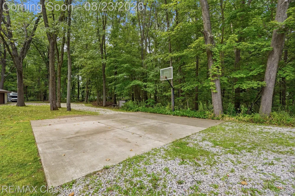 5109 Harvey Lake Road Highland Charter Township, MI 48356