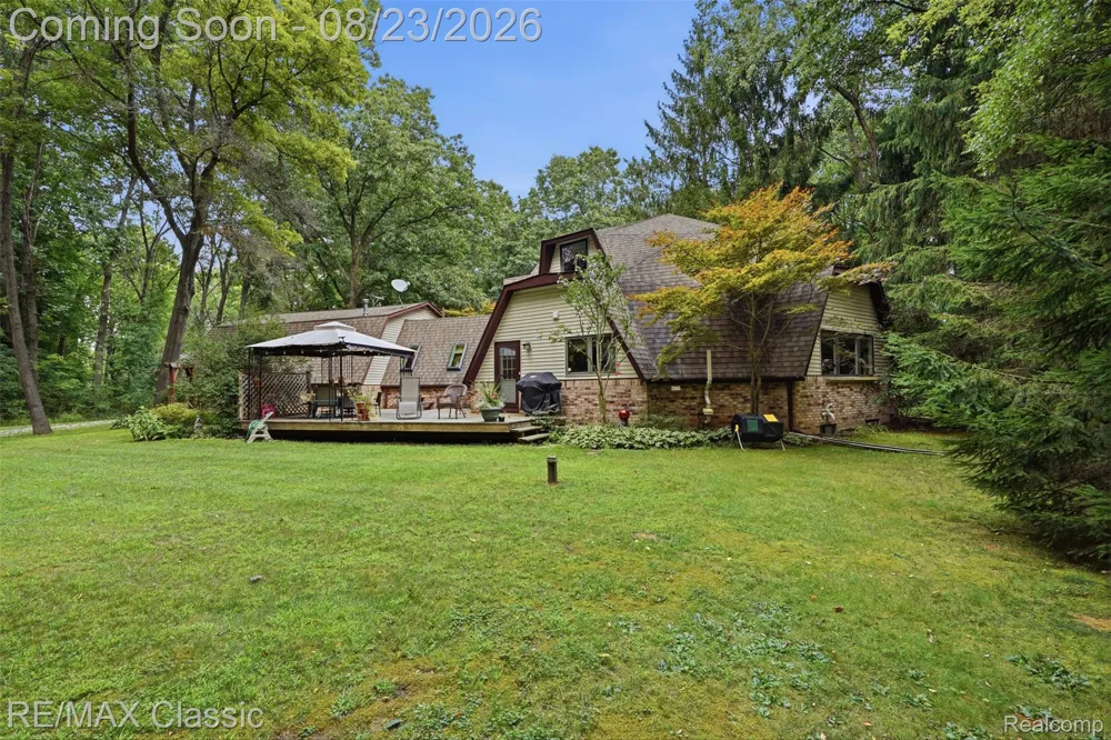 5109 Harvey Lake Road Highland Charter Township, MI 48356
