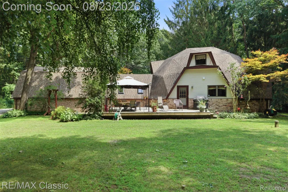 5109 Harvey Lake Road Highland Charter Township, MI 48356