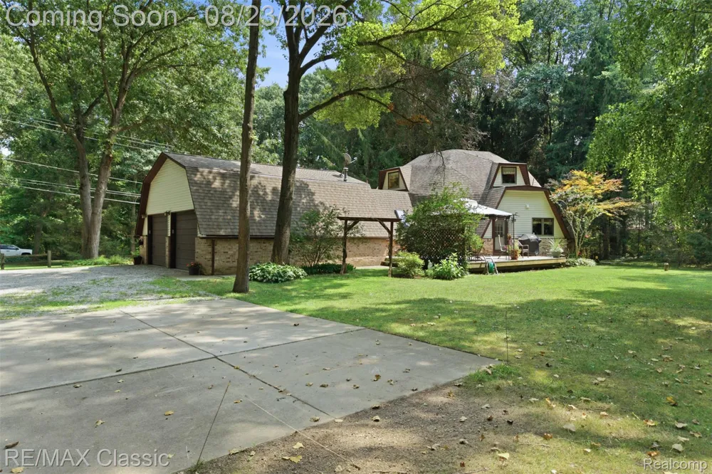 5109 Harvey Lake Road Highland Charter Township, MI 48356