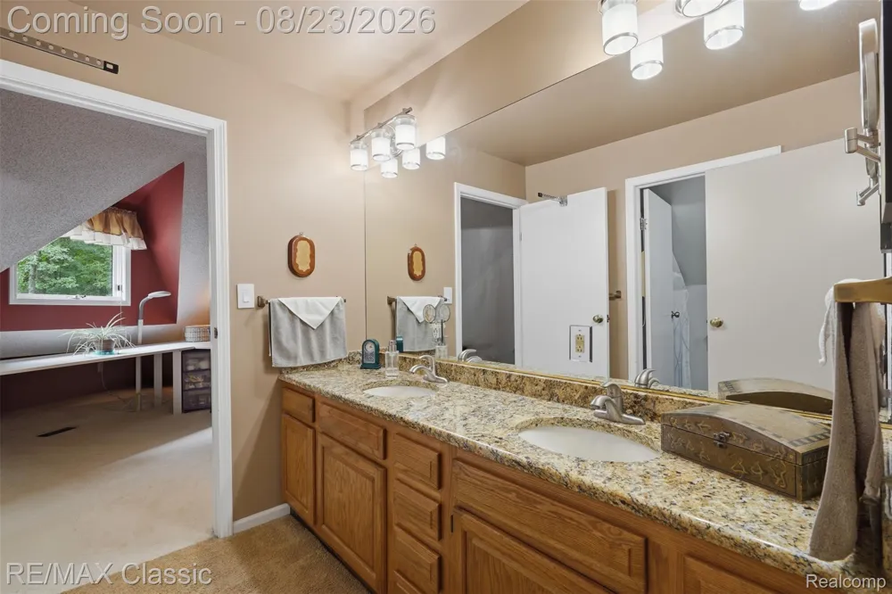 5109 Harvey Lake Road Highland Charter Township, MI 48356
