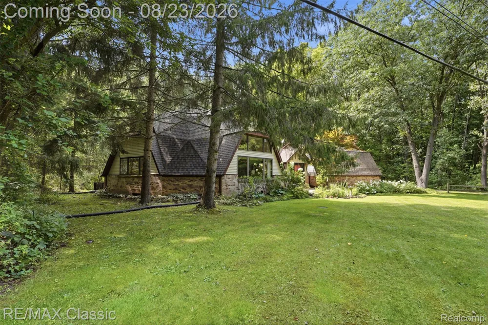 5109 Harvey Lake Road Highland Charter Township, MI 48356