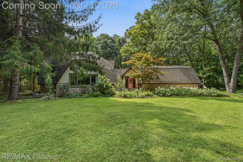 5109 Harvey Lake Road Highland Charter Township, MI 48356