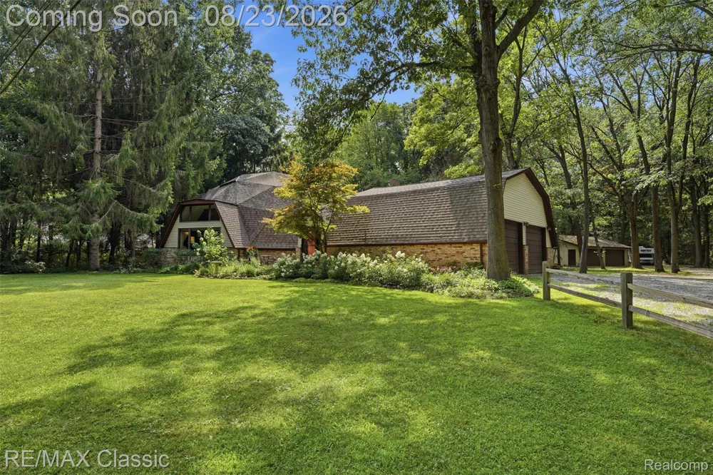 5109 Harvey Lake Road Highland Charter Township, MI 48356