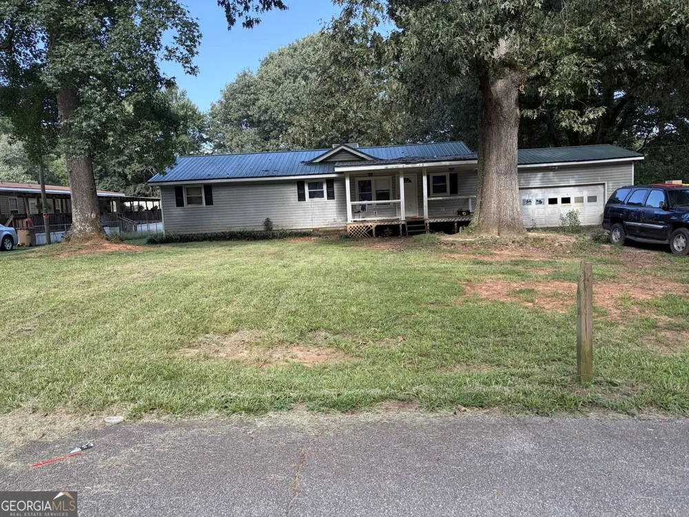 80 Forest RD Stockbridge, GA 30281