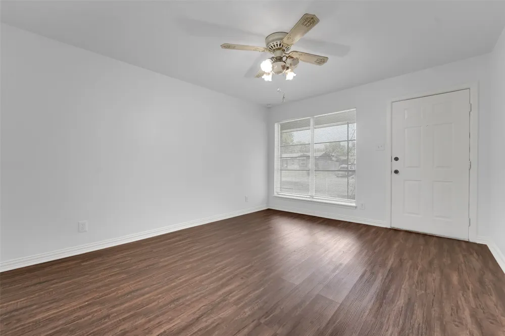 510 Pleasant Valley Road Garland, TX 75040