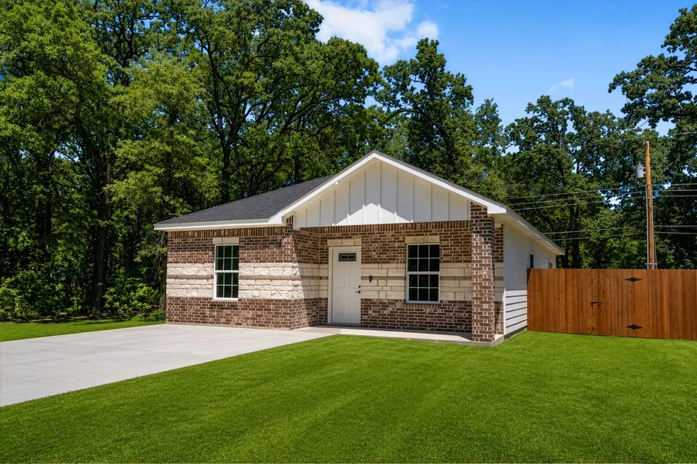 108 Navajo Drive Mabank, TX 75156