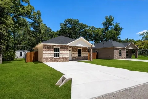 108 Navajo Drive