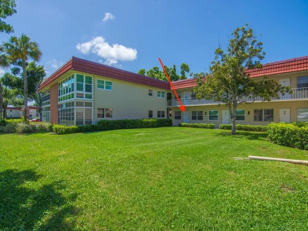24 Pine Arbor Lane #103 Vero Beach, FL 32962