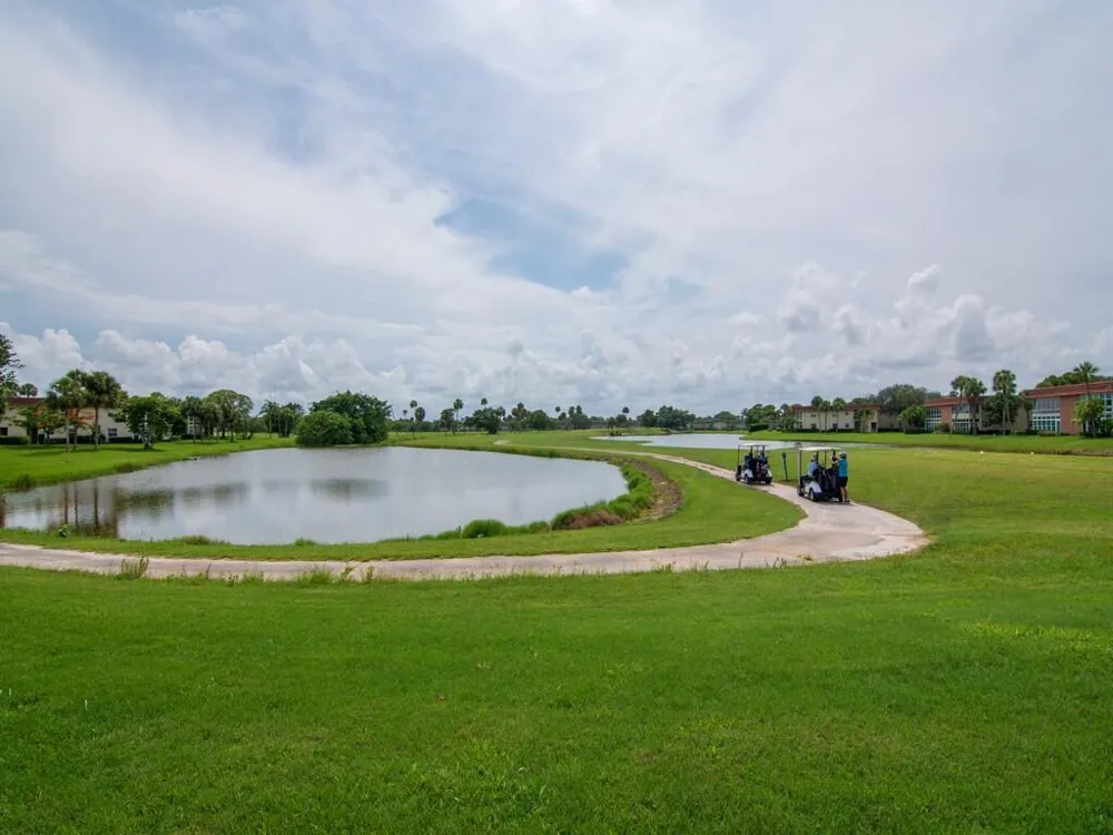 24 Pine Arbor Lane #103 Vero Beach, FL 32962