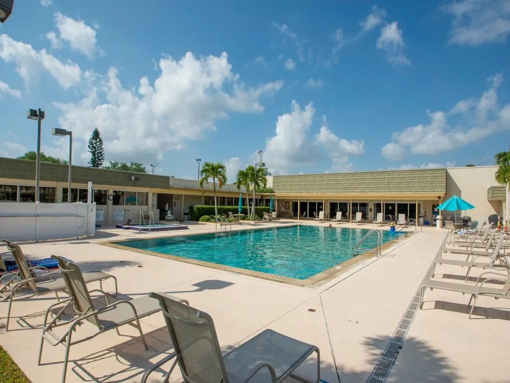 24 Pine Arbor Lane #103 Vero Beach, FL 32962