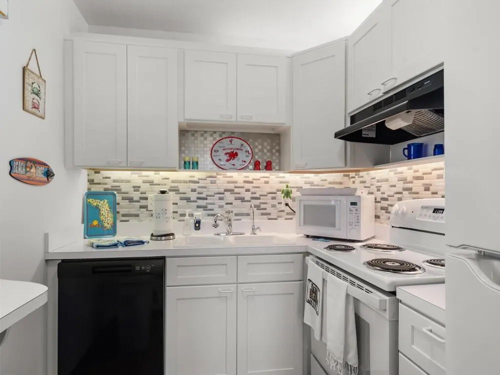 24 Pine Arbor Lane #103 Vero Beach, FL 32962