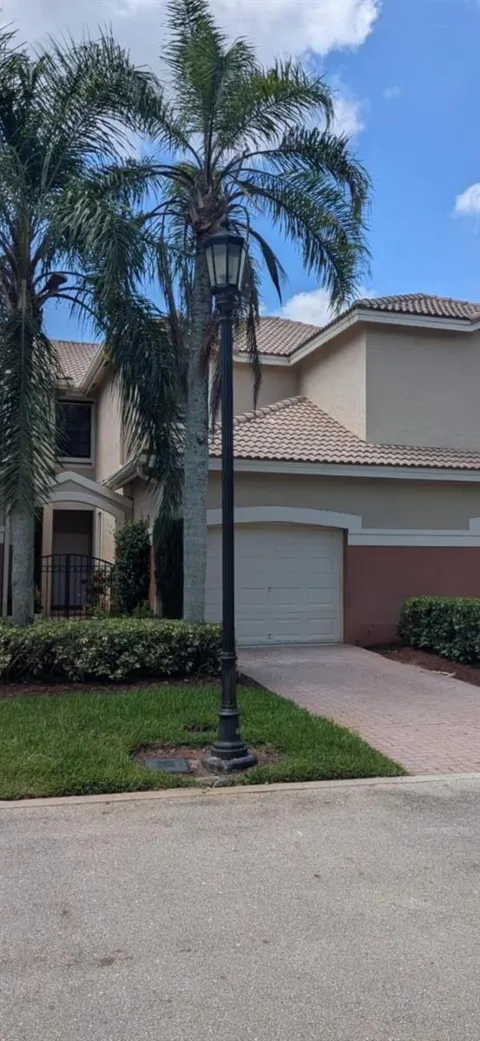 3892 TREE TOP DRIVE