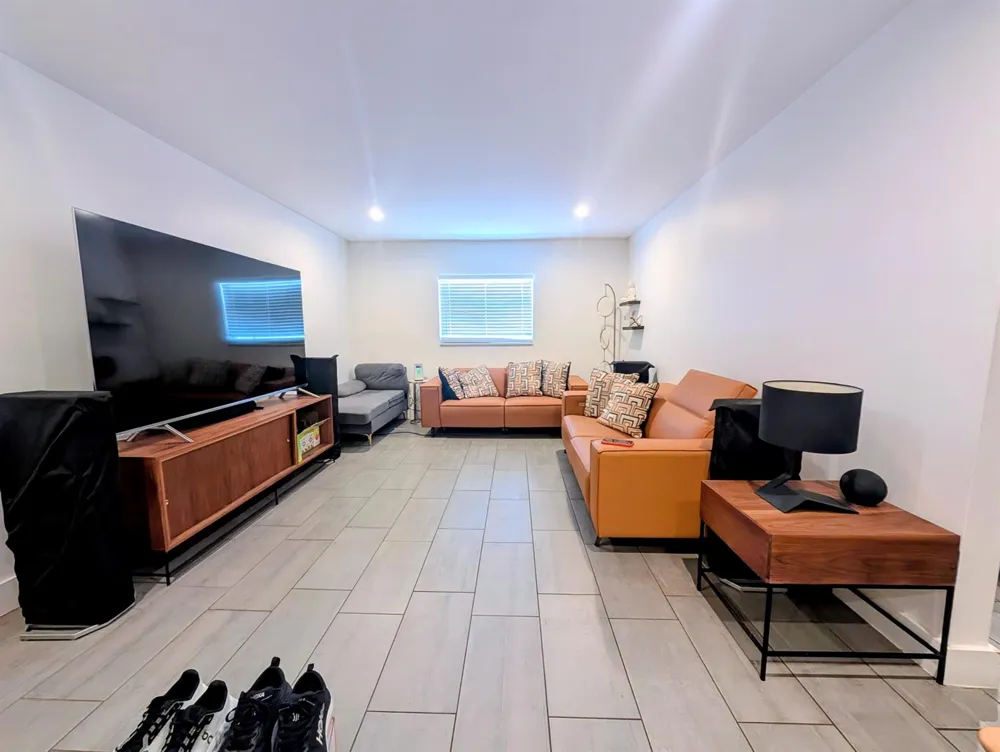 1470 DIXIE Highway #44 Fort Lauderdale, FL 33304