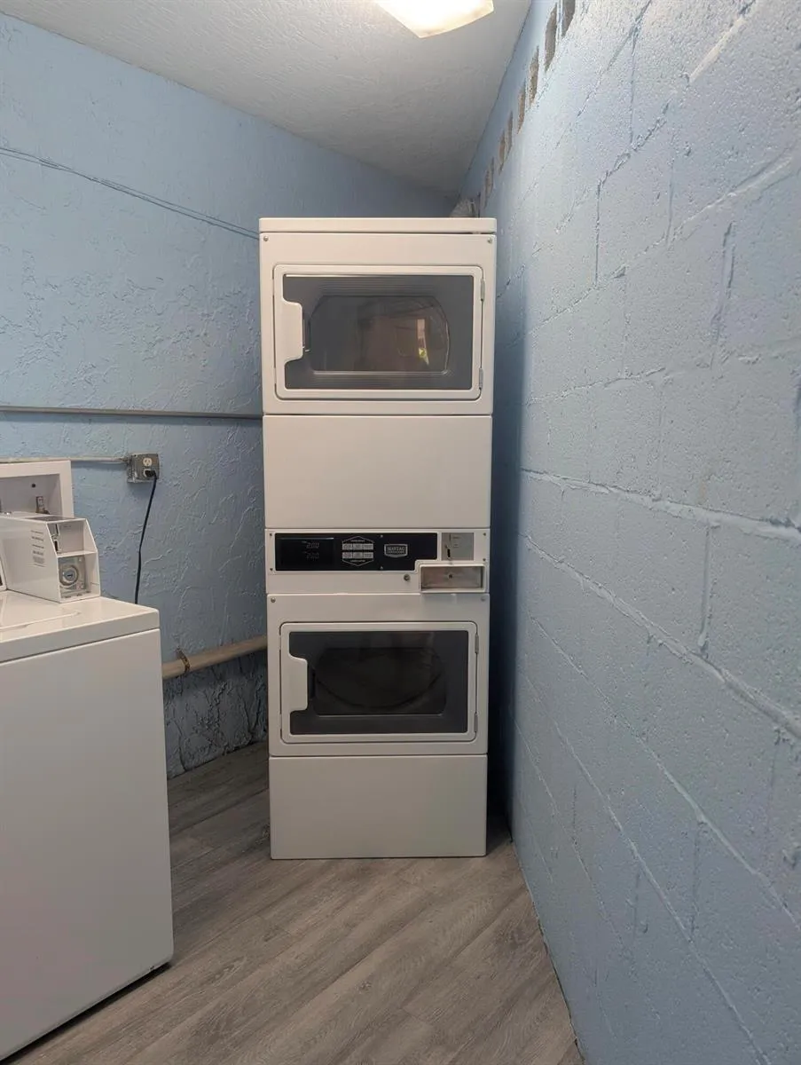 1470 DIXIE Highway #44 Fort Lauderdale, FL 33304