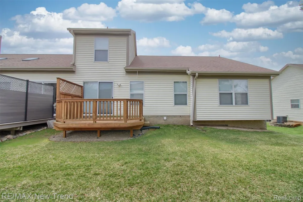 2191 Pleasant Drive Commerce Charter Township, MI 48390