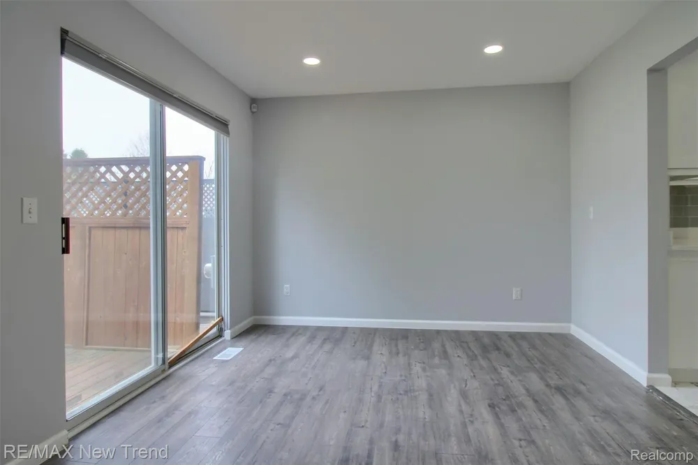 2191 Pleasant Drive Commerce Charter Township, MI 48390