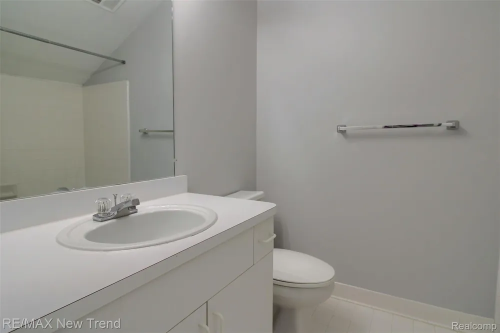 2191 Pleasant Drive Commerce Charter Township, MI 48390