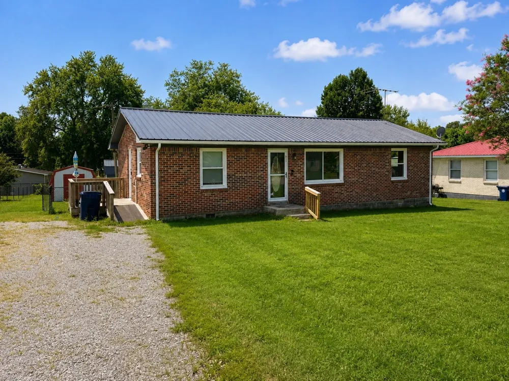 611 Estes St Smithville, TN 37166