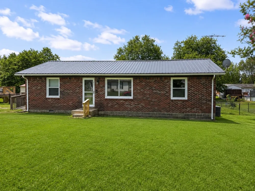 611 Estes St Smithville, TN 37166