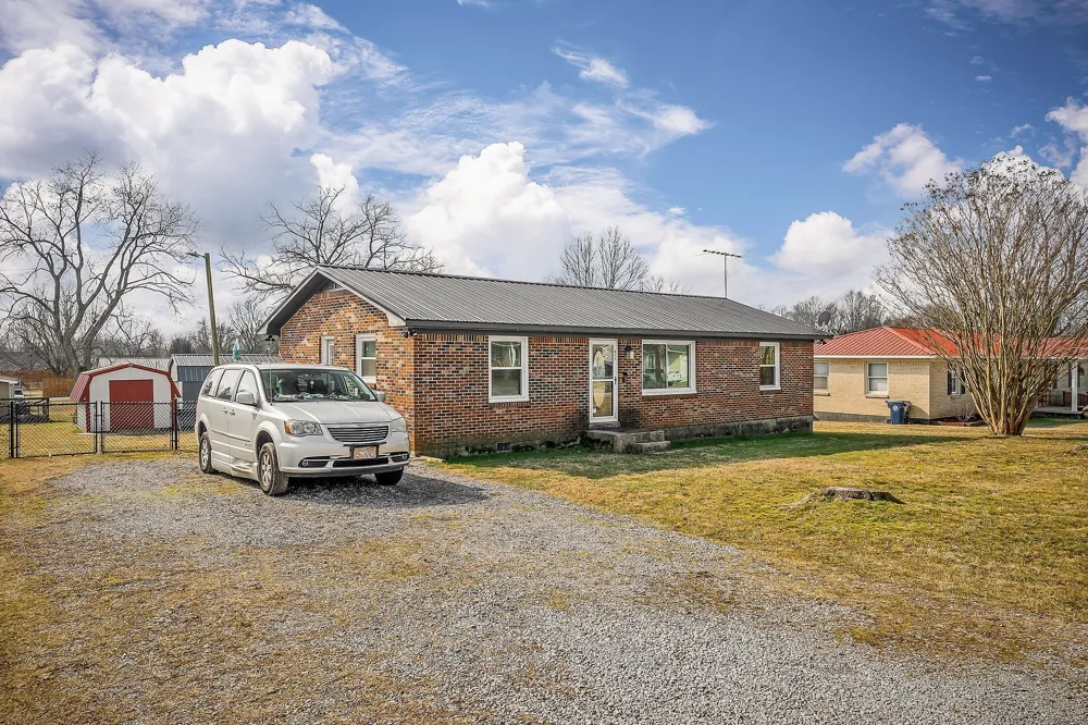 611 Estes St Smithville, TN 37166