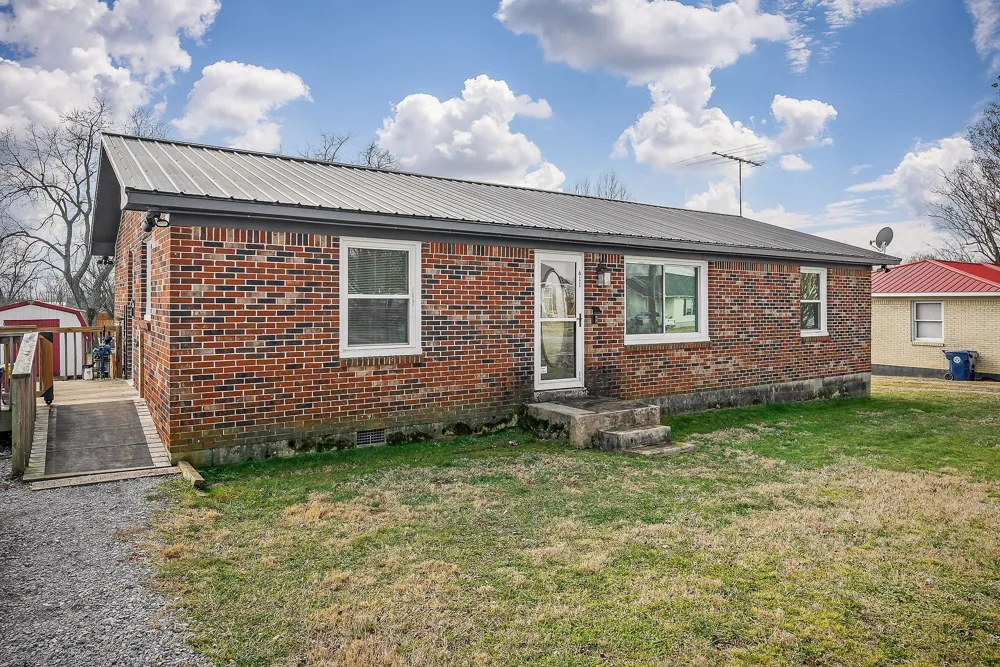611 Estes St Smithville, TN 37166