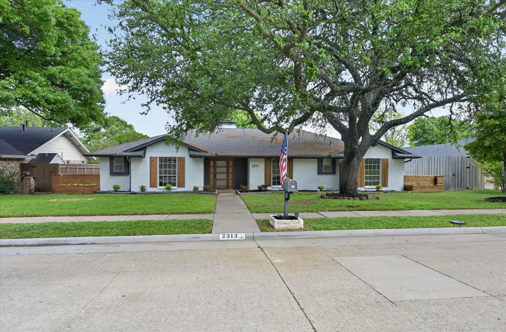 2313 Claridge Circle Plano, TX 75075