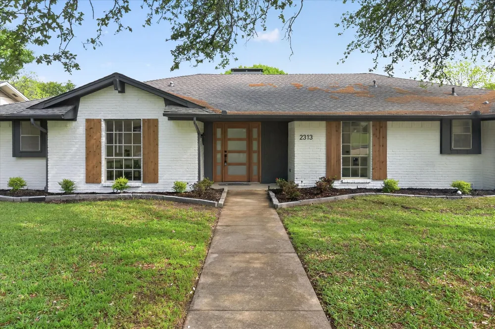 2313 Claridge Circle Plano, TX 75075