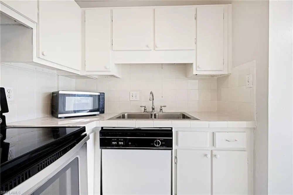 2350 W 1st Street #205 Fort Myers, FL 33901