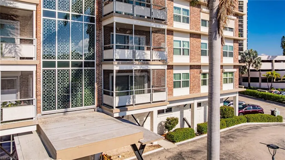 2350 W 1st Street #205 Fort Myers, FL 33901