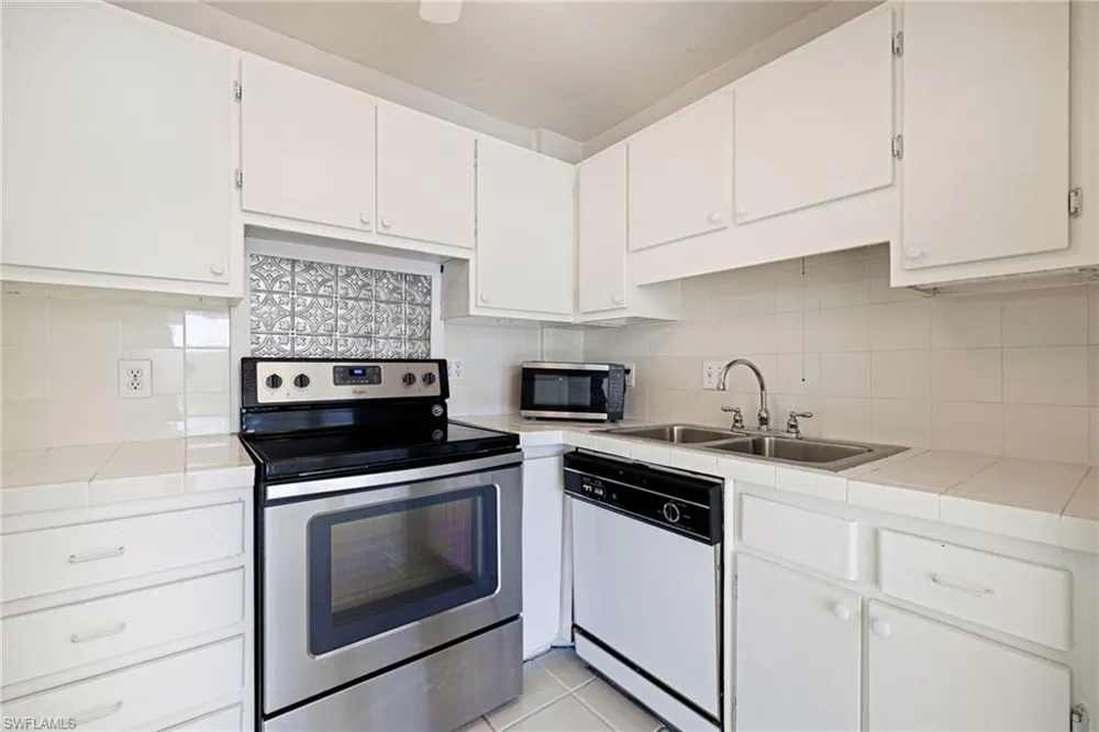 2350 W 1st Street #205 Fort Myers, FL 33901