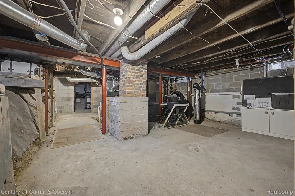 323 E Liberty Street South Lyon City, MI 48178
