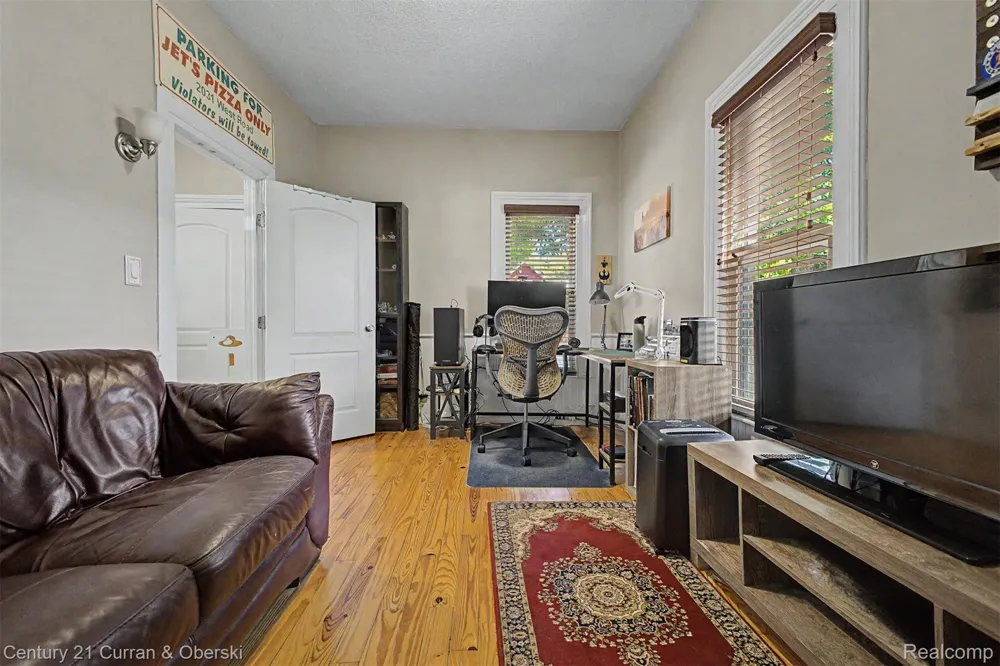 323 E Liberty Street South Lyon City, MI 48178