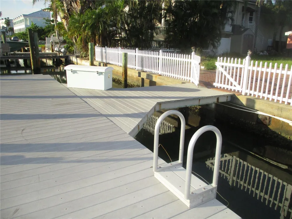 11855 1ST STREET E Treasure Island, FL 33706