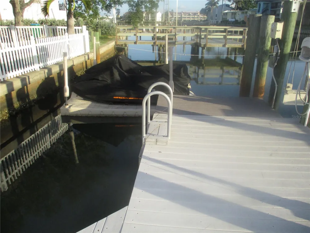 11855 1ST STREET E Treasure Island, FL 33706