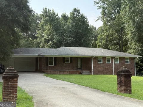 724 Virginia LN