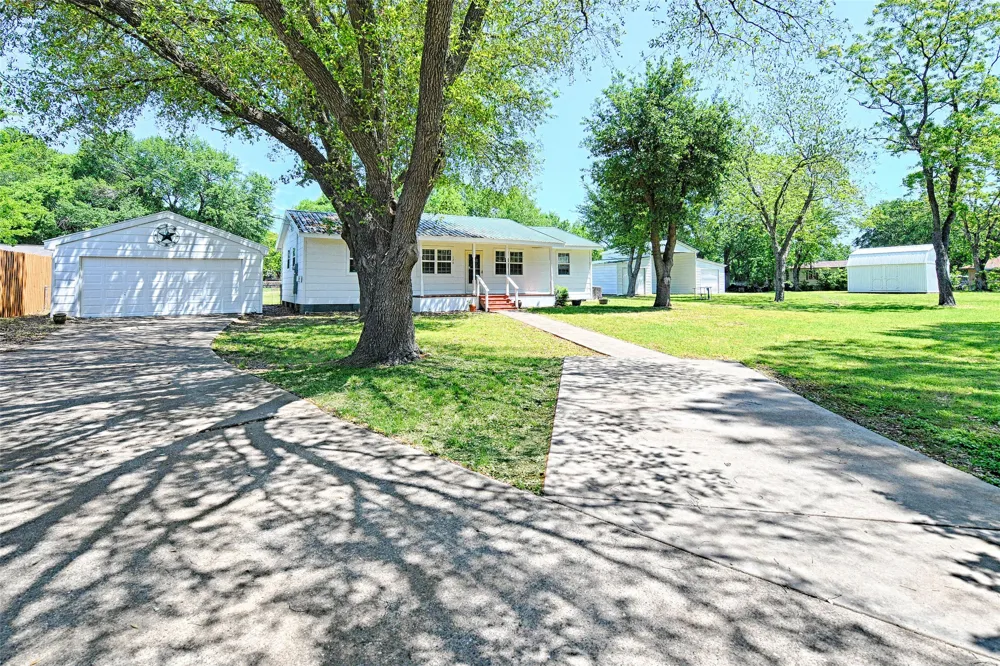 120 Janice Lane Mabank, TX 75156