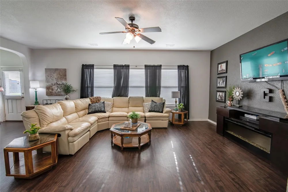 249 Meadowlands Drive Ponder, TX 76259