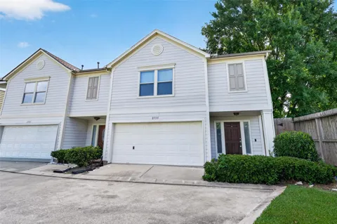 2735 Woodridge Manor Drive