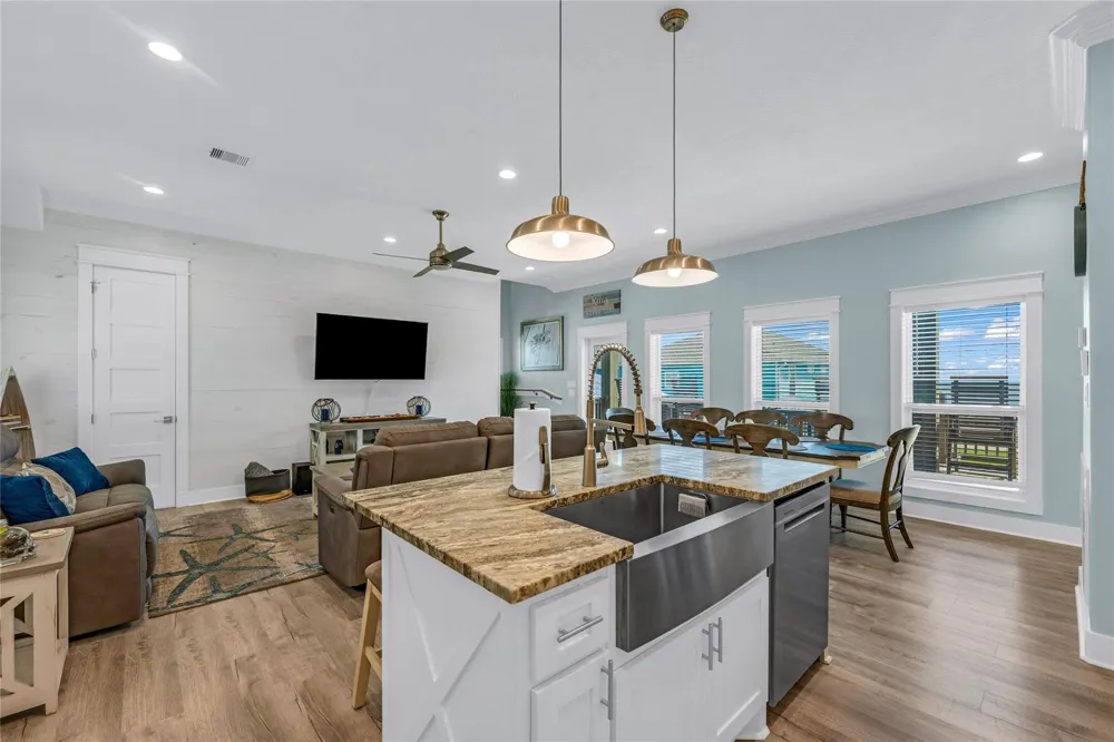 1978 Avenue I Crystal Beach, TX 77650