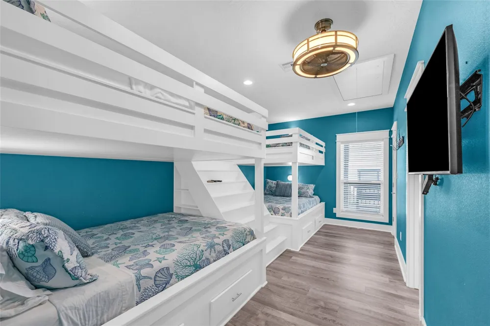 1978 Avenue I Crystal Beach, TX 77650