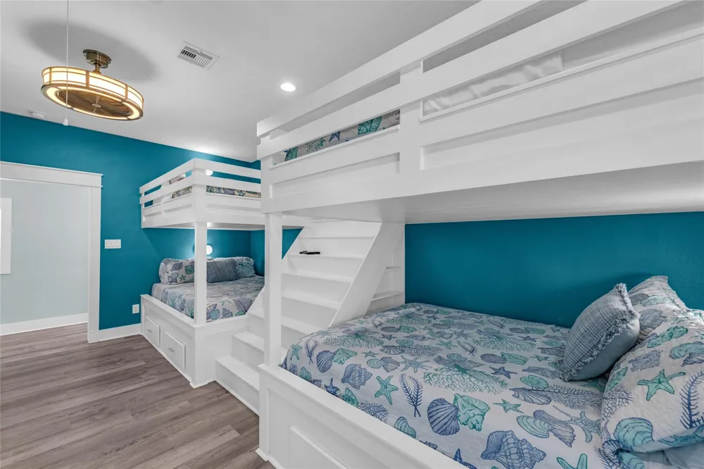 1978 Avenue I Crystal Beach, TX 77650