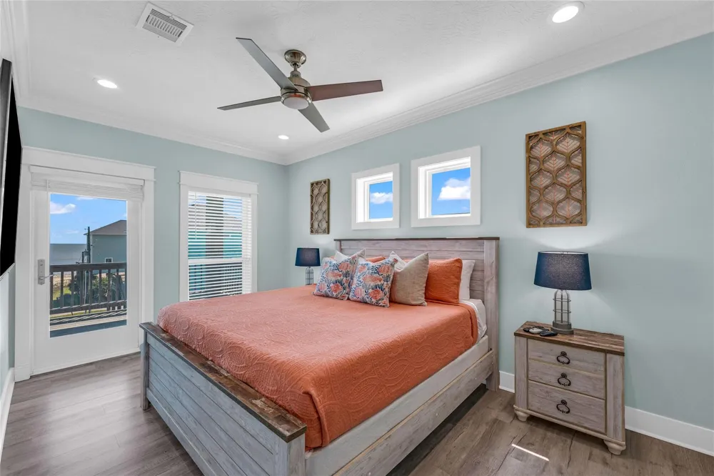 1978 Avenue I Crystal Beach, TX 77650