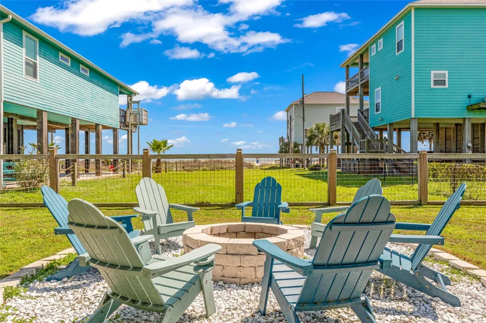 1978 Avenue I Crystal Beach, TX 77650